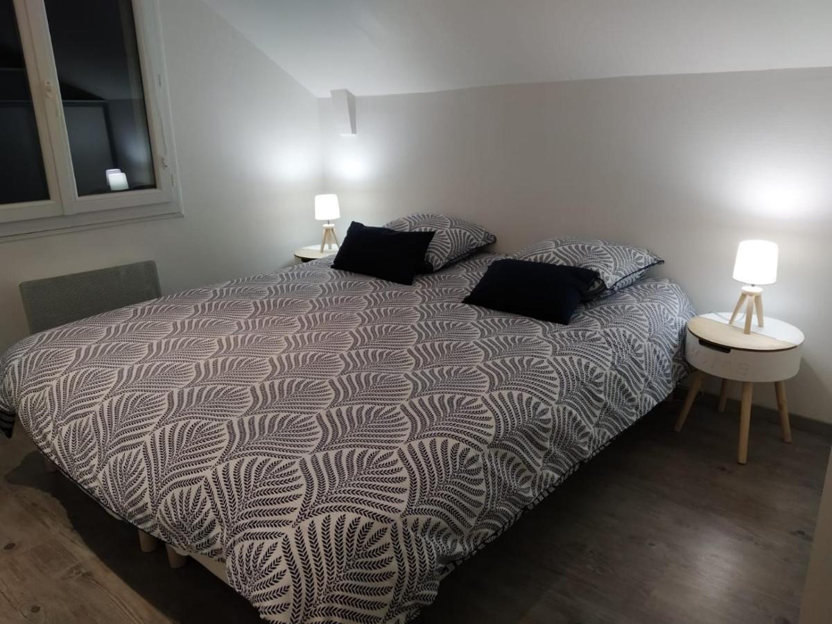 Jolie maison en tuffeau dans le centre de Saumur Extérieur photo